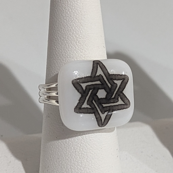 Handmade glass Star of David or Chai statement ring silver plated adjustable - Picture 1 of 2